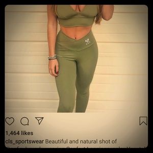 CLS sportswear leggings